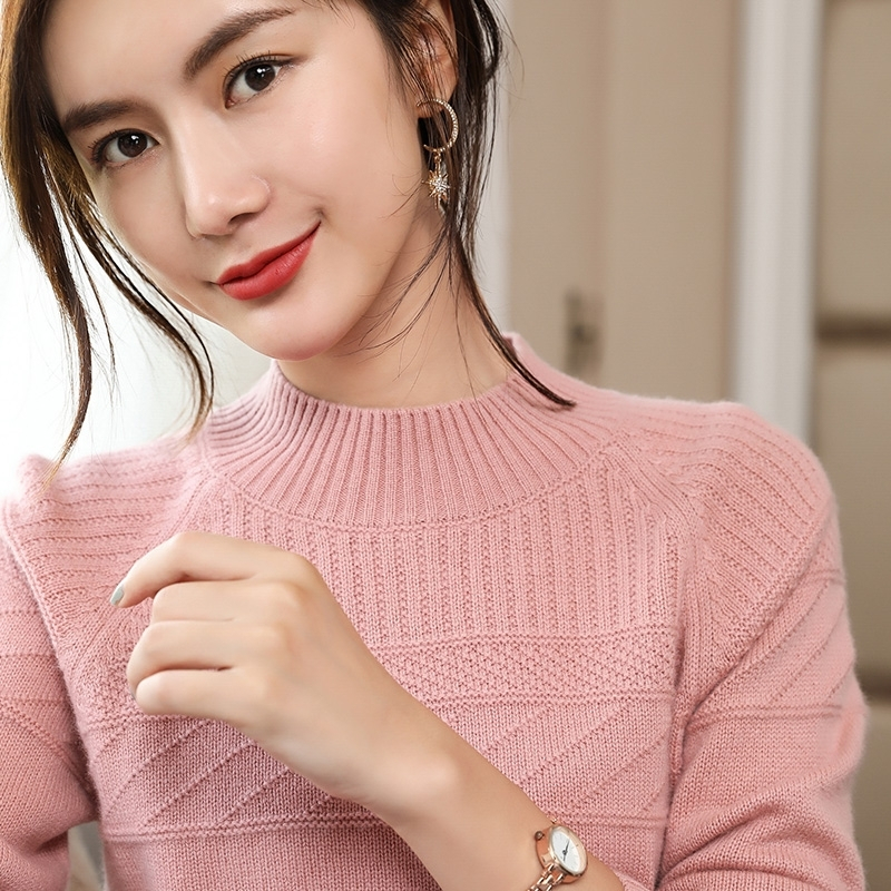 秋冬新款羊绒衫女半高圆领套头毛衣短款长袖纯色修身打底保暖针织