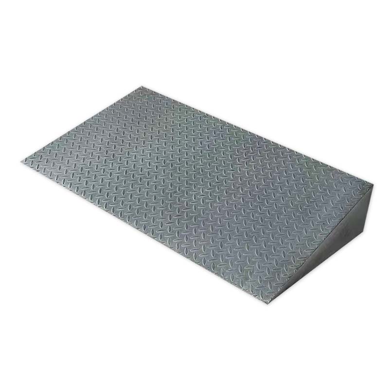 先围 铁板斜坡 80*30*10cm厚3mm 个高清大图