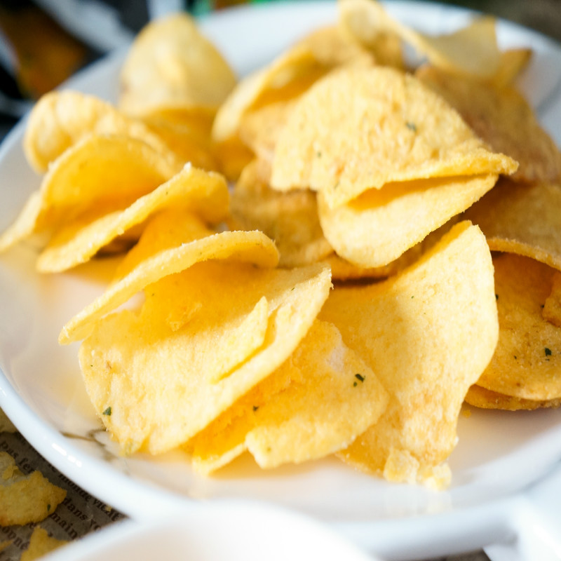 芥末风味82g*1袋 网红咸蛋黄滚蛋薯片风味膨化休闲零食整箱