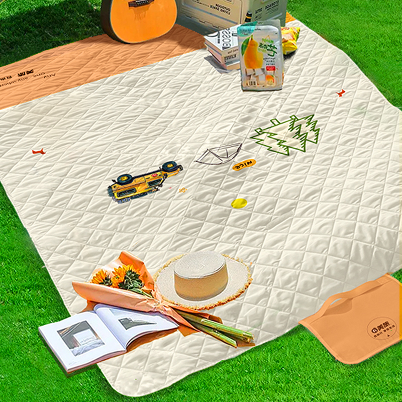 美旅户外出游野餐垫防水防潮垫三层超声波野餐垫沙滩草地露营野餐垫 橙色+米黄色高清大图