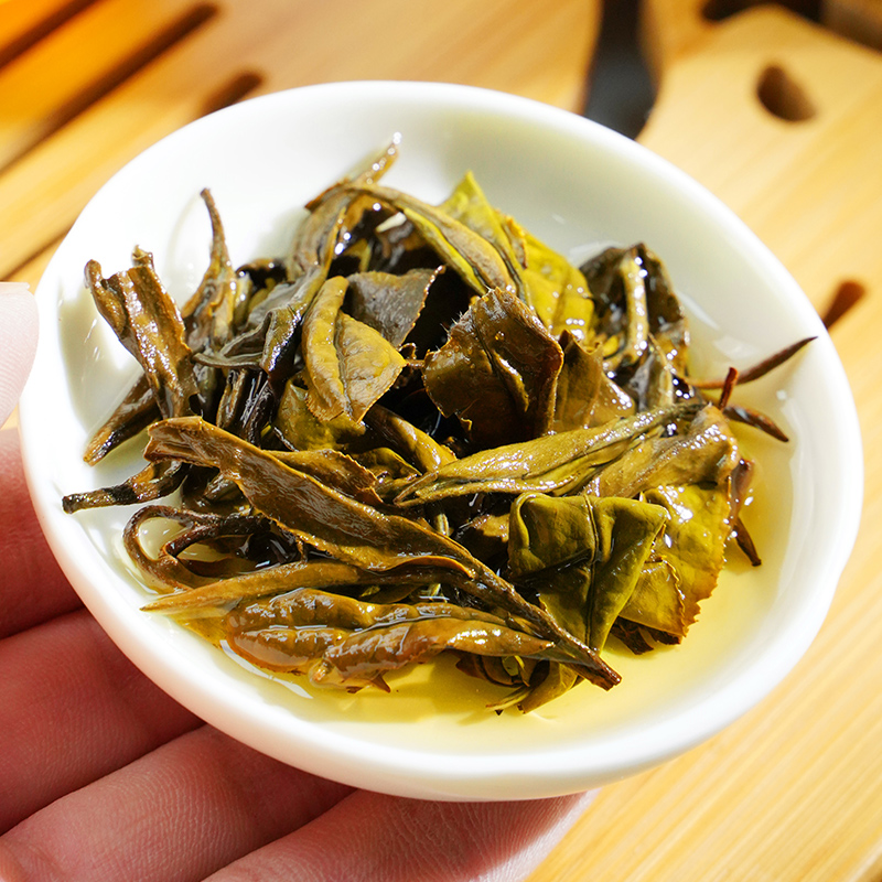 8年福鼎白茶花香白牡丹王茶饼明前茶老白茶高山太姥山白牡丹350g高清大图