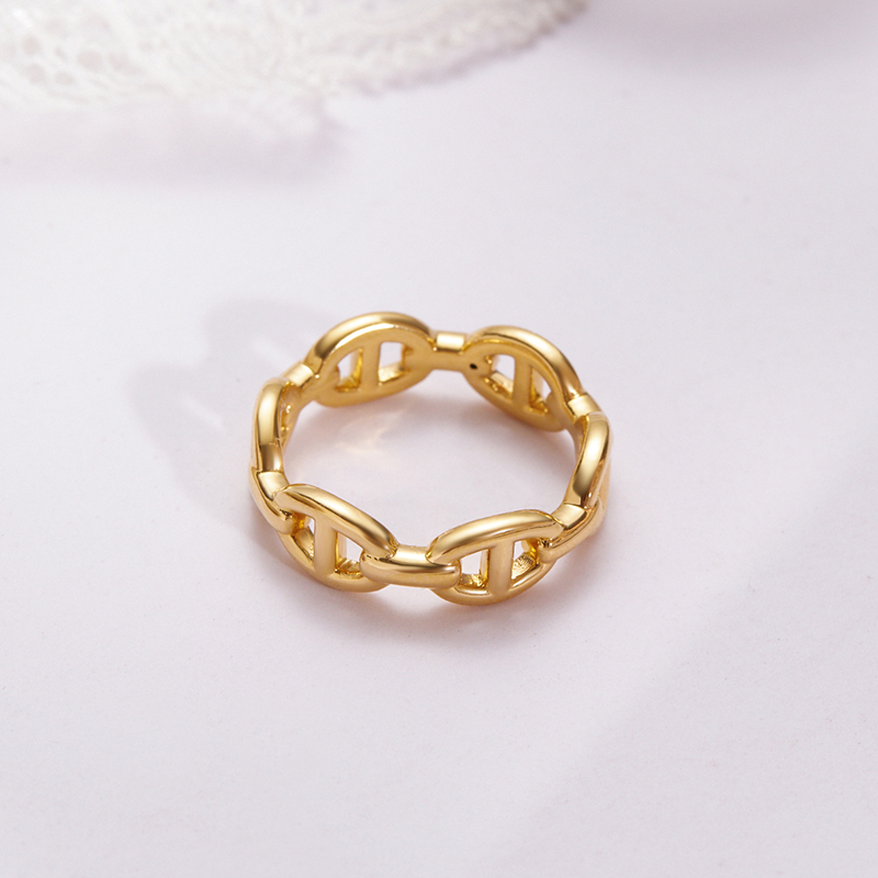 潮宏基御范链界媛黄金戒指足金猪鼻戒5d硬金职场通勤亮面锁链