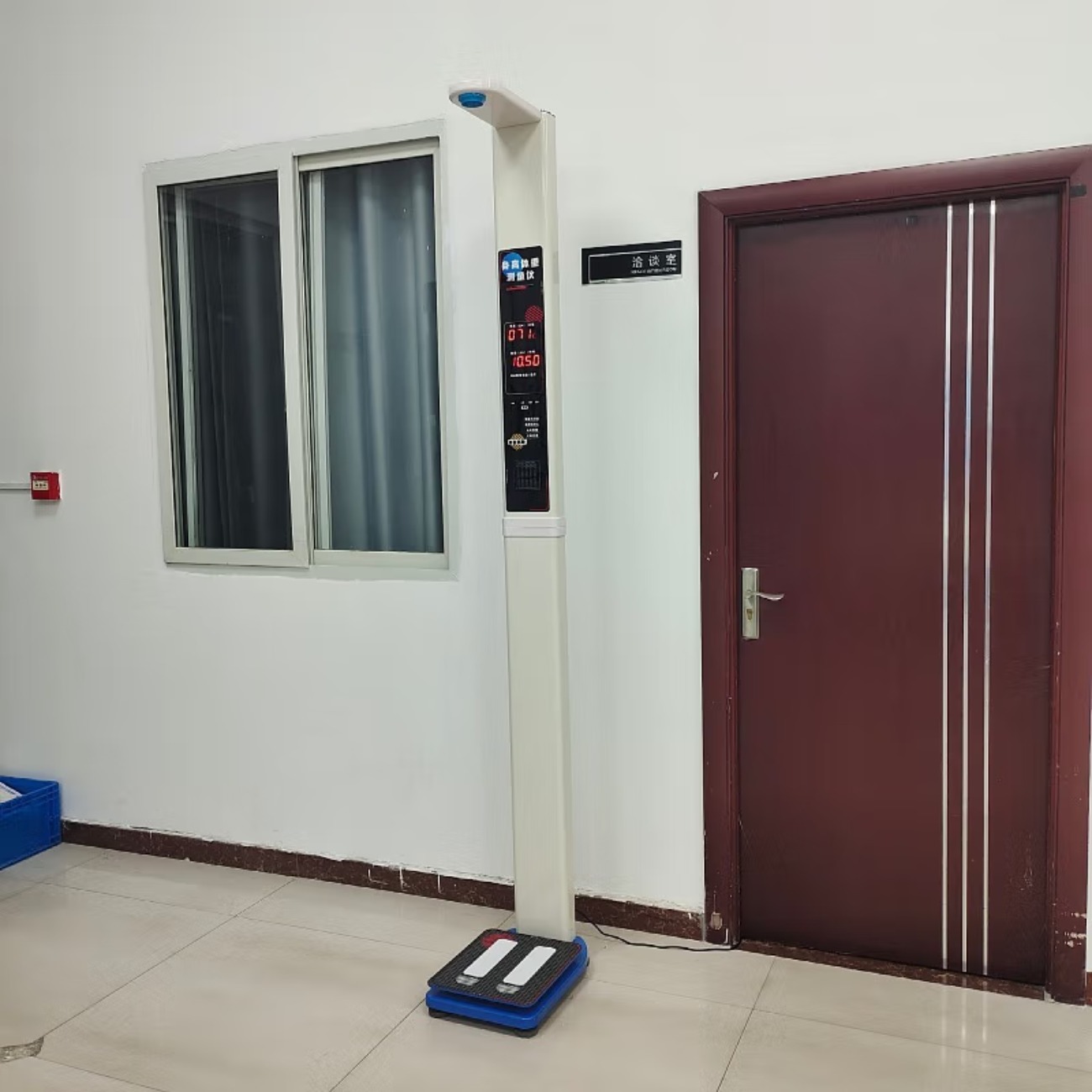 乐佳利康 新款实用身高体重电子秤批发,语音显示一体化身高体重体检机,成人身高体重计,医用体重秤测量仪 HW-T7高清大图