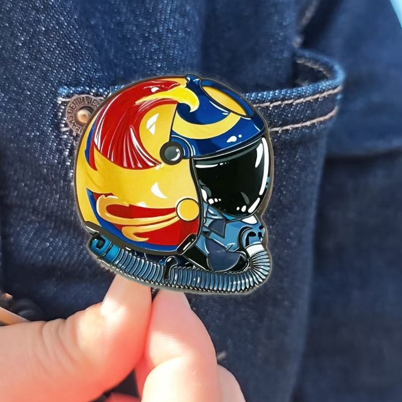 酷美智悦长春航展纪念品金属徽章(亮面头盔)8*8cm 个高清大图