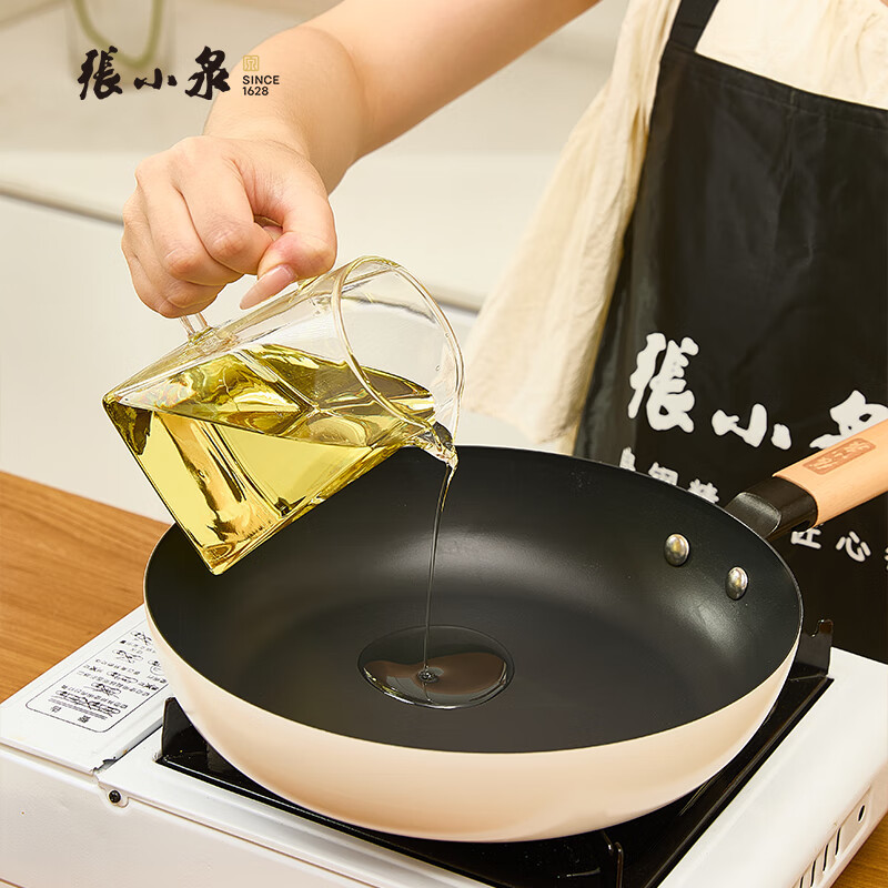 张小泉 平底锅家用煎锅煎蛋锅不粘锅热油泼油煎锅 不易粘精铁煎锅 26cm高清大图