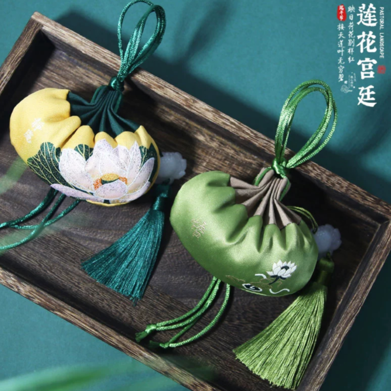 玉莲流苏香囊一个 花色随机(50个起订)高清大图
