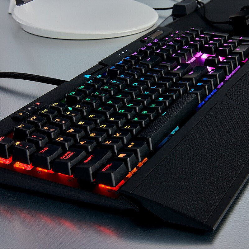 美商海盗船 (USCORSAIR) K70 RGB MK.2 CherryMX轴体 机械键盘