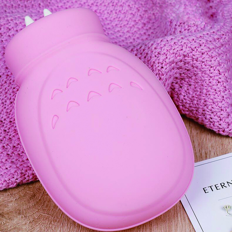 壹志注水式硅胶热水袋可爱迷你无味小号微波炉加热暖宫加厚暖手宝送布套灌水防爆防漏水卡通龙猫女学生安全保暖袋冲水儿童成人冰敷高清大图