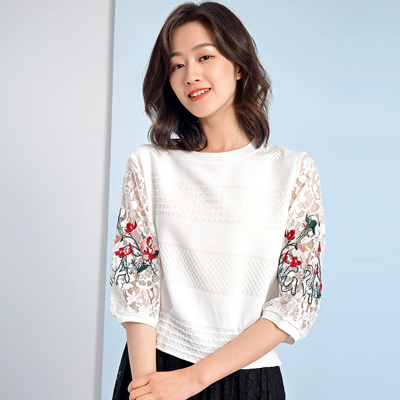 艳如飞七分袖上衣女宽松绣花短款时尚白色t恤春秋新款刺绣中袖蕾丝衫