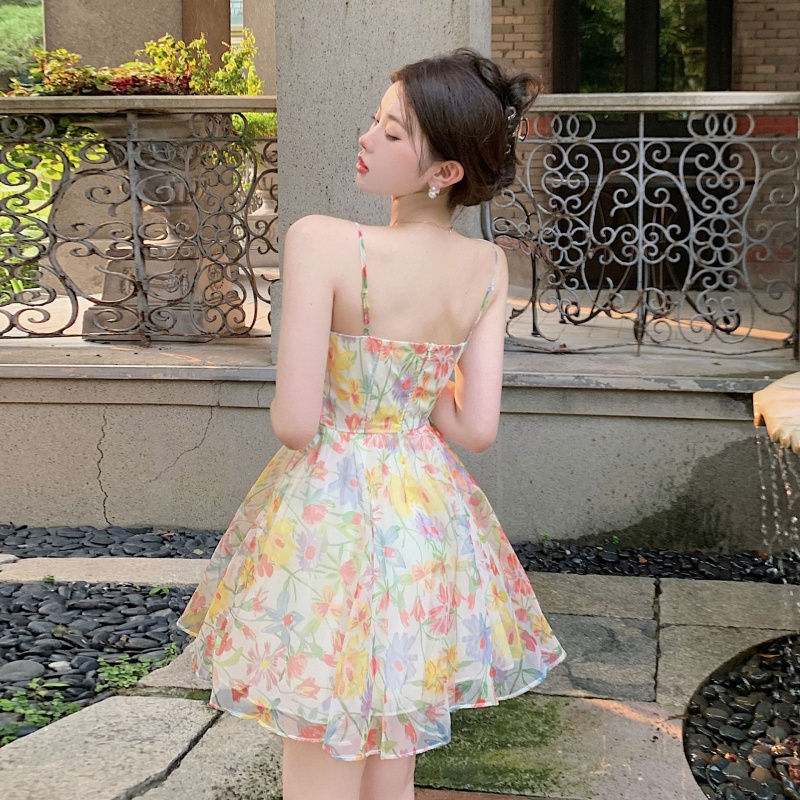 权小威新款碎花连衣裙女夏季短款收腰a字裙气质性感抹胸吊带纱裙