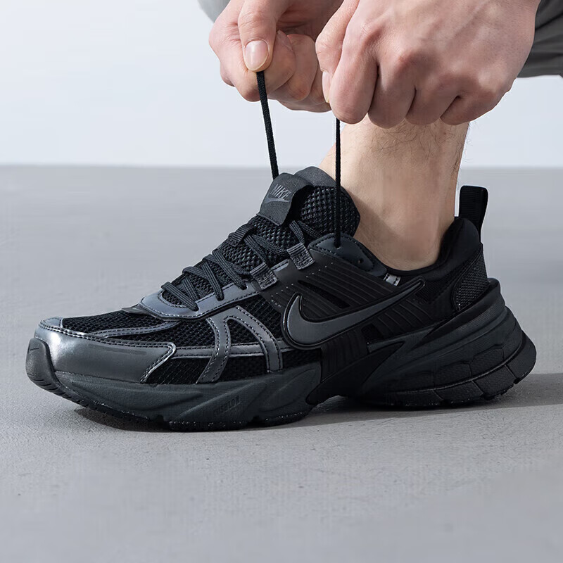 耐克(NIKE)男鞋新款运动休闲鞋V2K百搭潮流运动健身训练老爹鞋HJ4497-001 ZP HJ4497-001/黑色 41