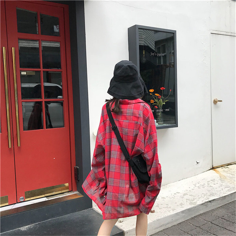 格子长袖衬衫女中长款2018宽松韩范学生bf港风复古衬衣