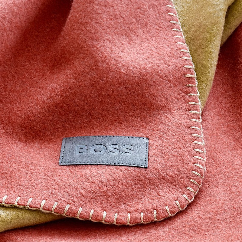 BOSS HUGO BOSSS 靠垫家居毯两件套(靠枕+毛毯)火山红