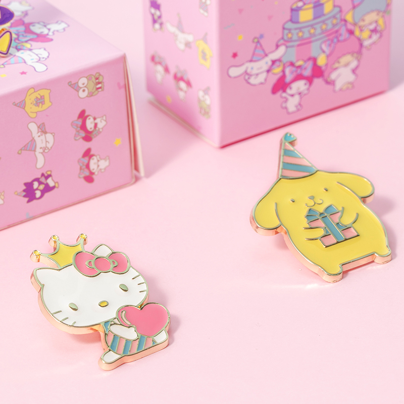 名创优品(miniso) Sanrio Characters派对系列盲盒徽章服饰趣味配件创意玩偶