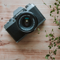 富士(FUJIFILM)X-T100(XC15-45MM)深银色单镜头套装 富士微单 有效像素2420万