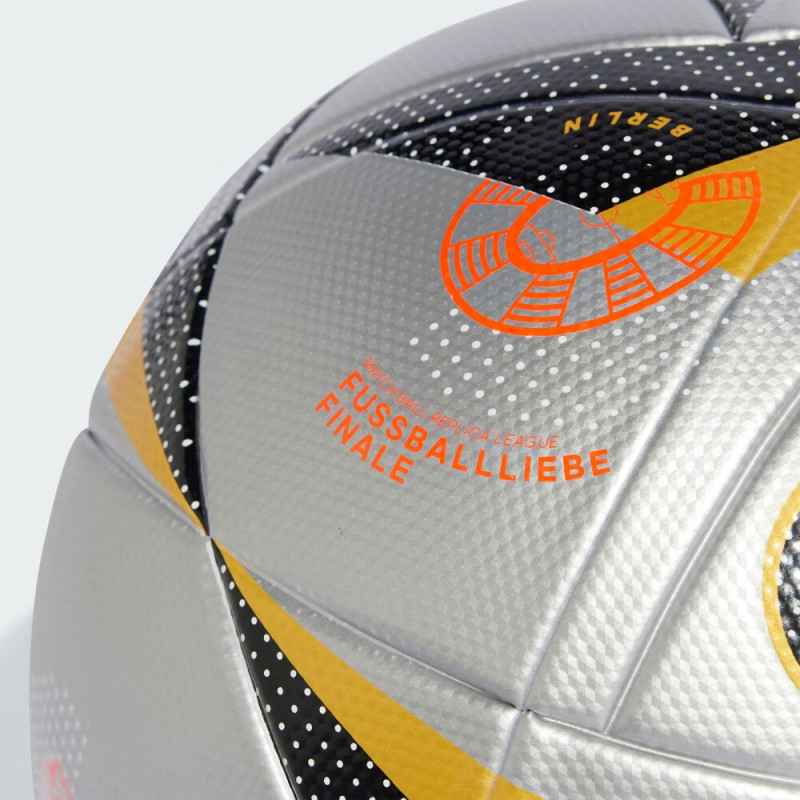 adidas欧洲杯决赛阶段 比赛/训练用足球阿迪达斯 IX4046 金属银/金/黑色/红荧光 5号球