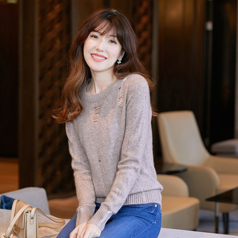 2018款女羊绒衫套头毛衣破洞针织衫韩版宽松大码圆领打底衫