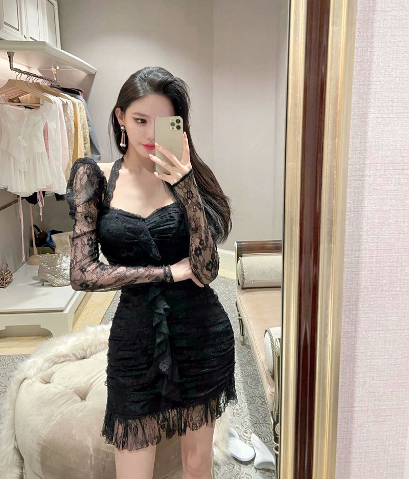 yibusheng气质御姐轻熟风连衣裙泡泡袖交叉镂挂脖蕾丝女人味鱼尾包臀