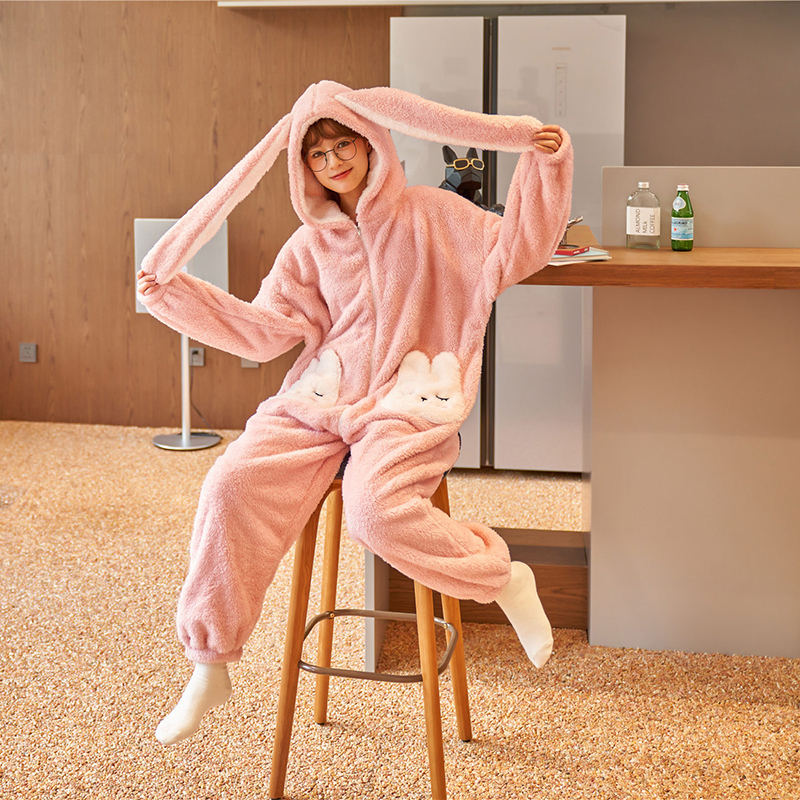 萧淑妃冬季可爱卡通奶牛加厚保暖法兰绒连体睡衣休闲可外穿连帽长袖