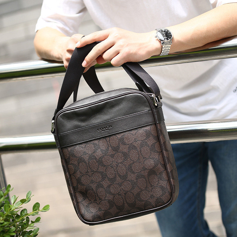 coach蔻驰charles系列男士深棕色单肩斜挎包f54788mabr