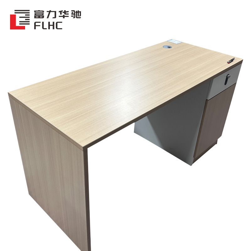 富力华驰 桌子 140×60×75cm张高清大图