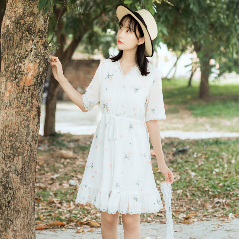 2018夏季甜美蕾丝花边连衣裙女刺绣花朵短袖雪纺裙子lm白色