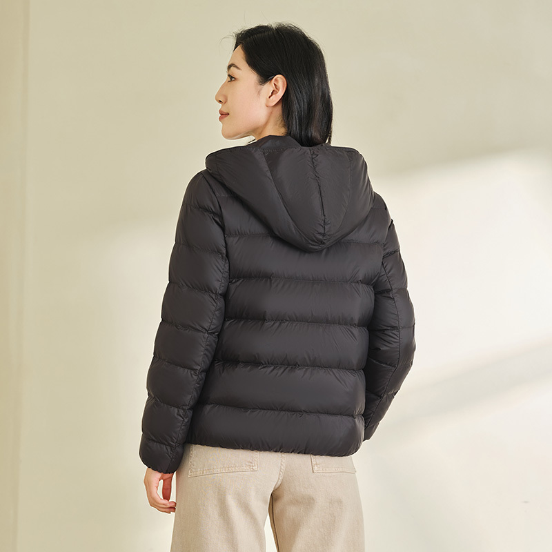 坦博尔2022新款轻薄短款羽绒服女时尚多色连帽休闲保暖便携外套