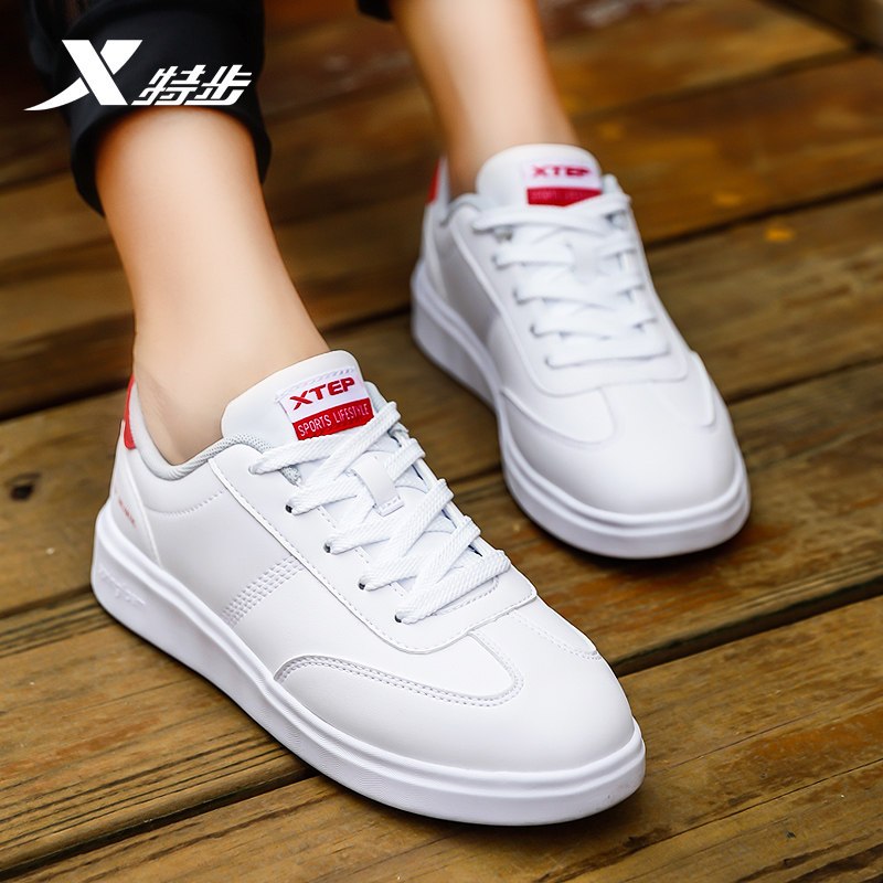 特步女鞋板鞋款小白鞋新款休闲鞋子官方正品皮面运动鞋女视频