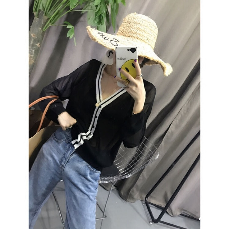 2018夏季新款韩版防晒衫百搭长袖V领纽扣冰丝麻针织开衫短外套女