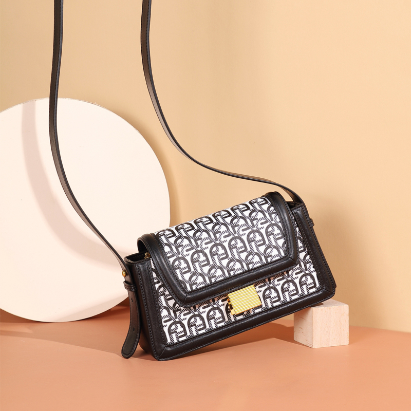 马克华菲女士斜挎包79022804155031100 马克华菲新款包包女斜挎包老花