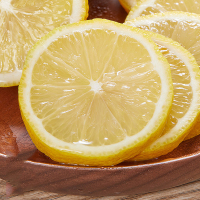[熊猫鸟]四川新鲜黄柠檬 净重2斤装 大果 香味浓郁 皮薄多汁 新鲜水果