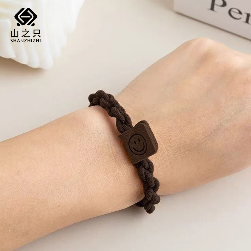 山之只 简约笑脸发圈皮筋 深咖色 根高清大图
