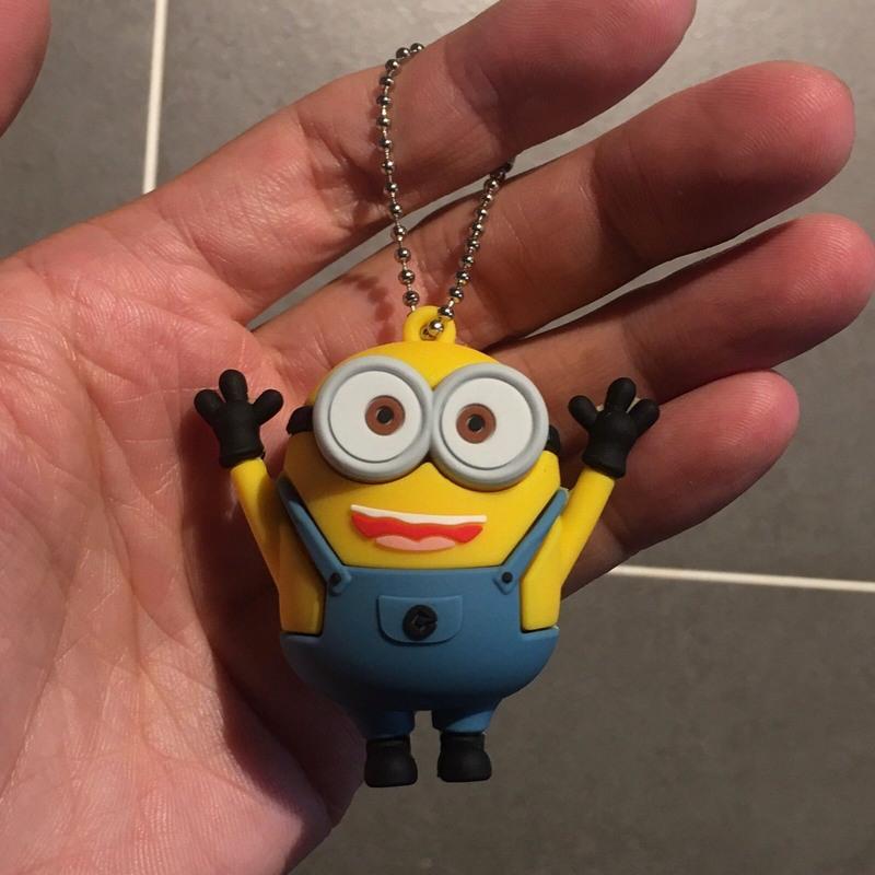 可爱卡通小黄人创意玩偶钥匙扣精品挂件包包挂饰 举手鲍勃