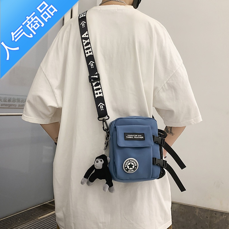 封后男士小挎包ins潮牌单肩包学生休闲小背包个性手机男包轻便斜挎包单肩包男
