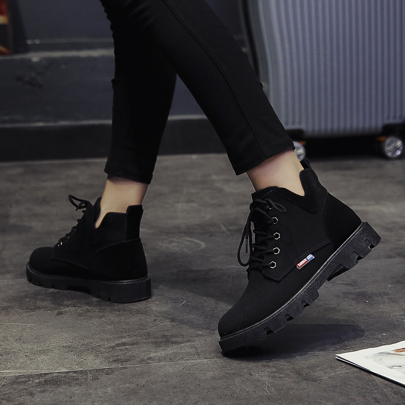 秋冬季马丁靴女韩版防滑黑色女鞋子ins超火潮流休闲旅游运动女鞋