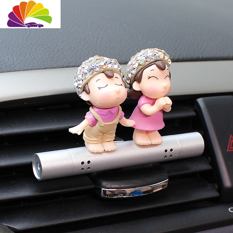 汽车出风口卡通女士可爱情侣车载空调夹个性创意香香水