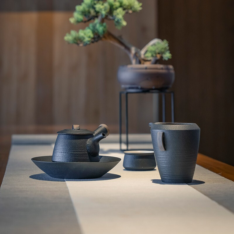 万仟堂(EDENUS)汉风侯02·成套茶具黑铁釉(一壶一承一海六杯一罐)高清大图