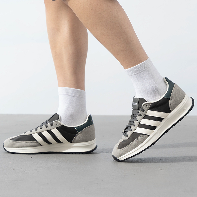 Adidas阿迪达斯男鞋新款运动休闲轻便复古跑步鞋IH8587 ZP高清大图