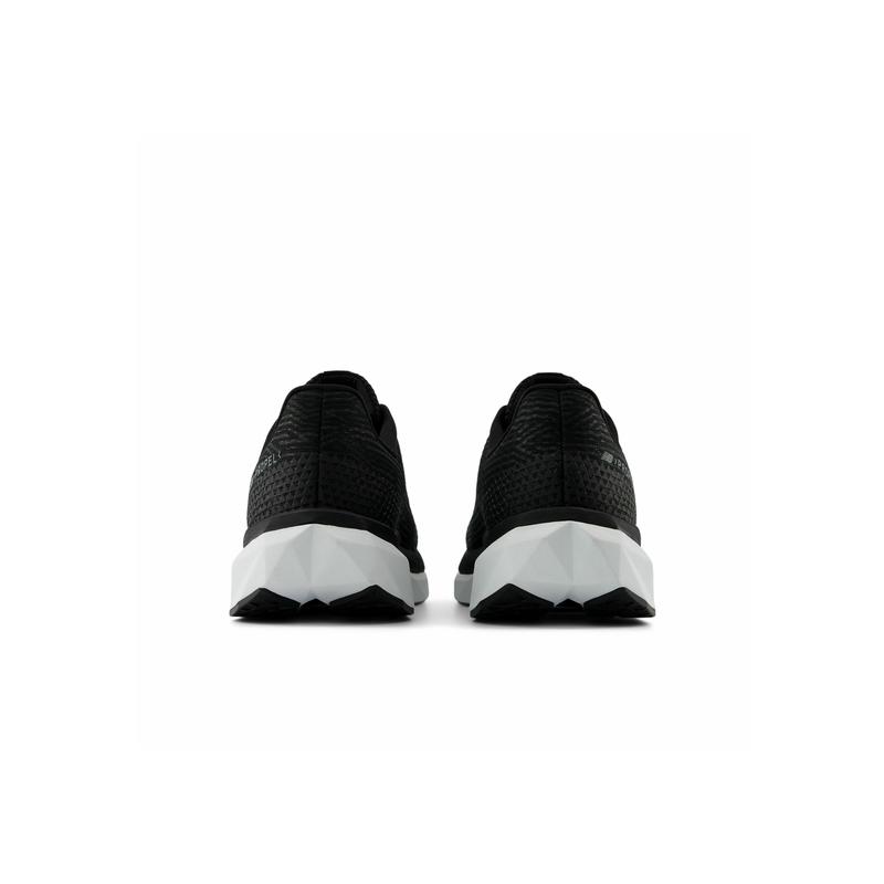 New balance男士跑步鞋轻便透气黑色路跑鞋短距离训练运动鞋高清大图