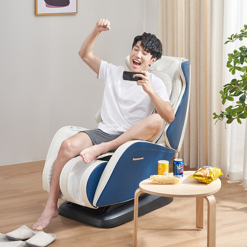 Panasonic/松下按摩椅家用老人小型全自动多功能智能电动按摩沙发椅MA05