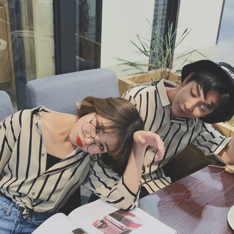 2018夏季年轻情侣衬衫男女港风衣服小清新条纹中袖衬衣七分袖寸衫