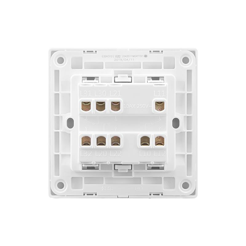 公牛bullgng32k312三位双控带荧光开关86型白色暗装三开双控包装数量1