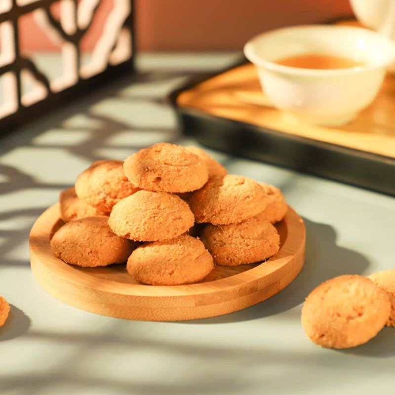 如水坚果黄油小曲奇920g圆铁盒休闲零食 儿童孕妇健康搭配送亲人图片