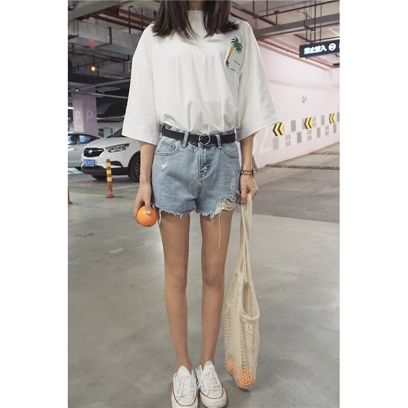 韩版休闲水洗抓纹磨破浅色牛仔裤不规则毛边短裤热裤女夏浅蓝色