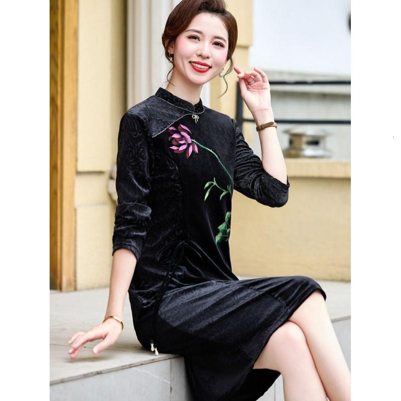 妈妈装秋季长袖金丝绒连衣裙女2023新款中年女装显瘦遮肚拼接裙子