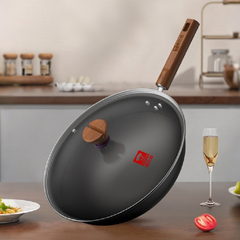 康巴赫仿生钛铁不粘炒锅32cm[送铁煎盘.蒸笼.方柄铲]高清大图