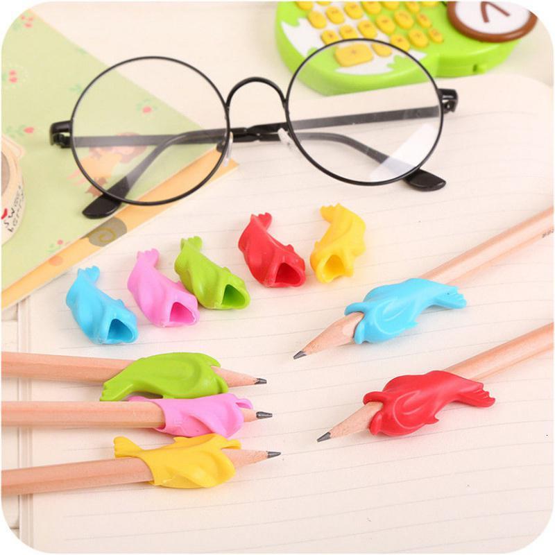 5个装 硅胶小鱼握笔套幼儿童宝宝握笔器矫正小学生握笔姿势铅笔笔套批