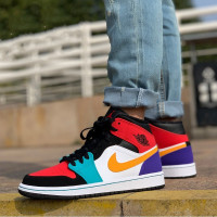 AIR Jordan 1 美国直邮正品 MID AJ1乔1皇家蓝 芝加哥 黑武士 白灰 情侣男女中帮篮球鞋554724