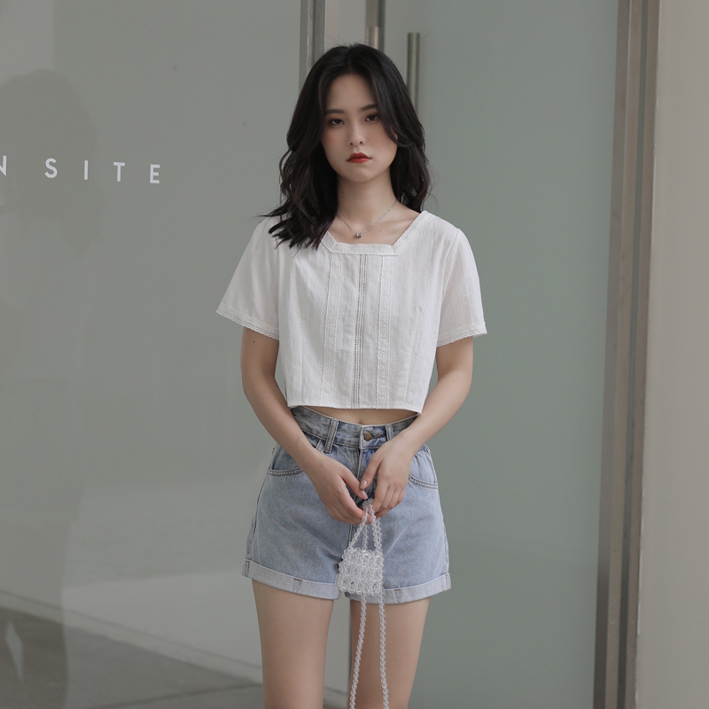 2022夏天主推款韩版轻奢露肚脐洋气短款休闲百搭上衣