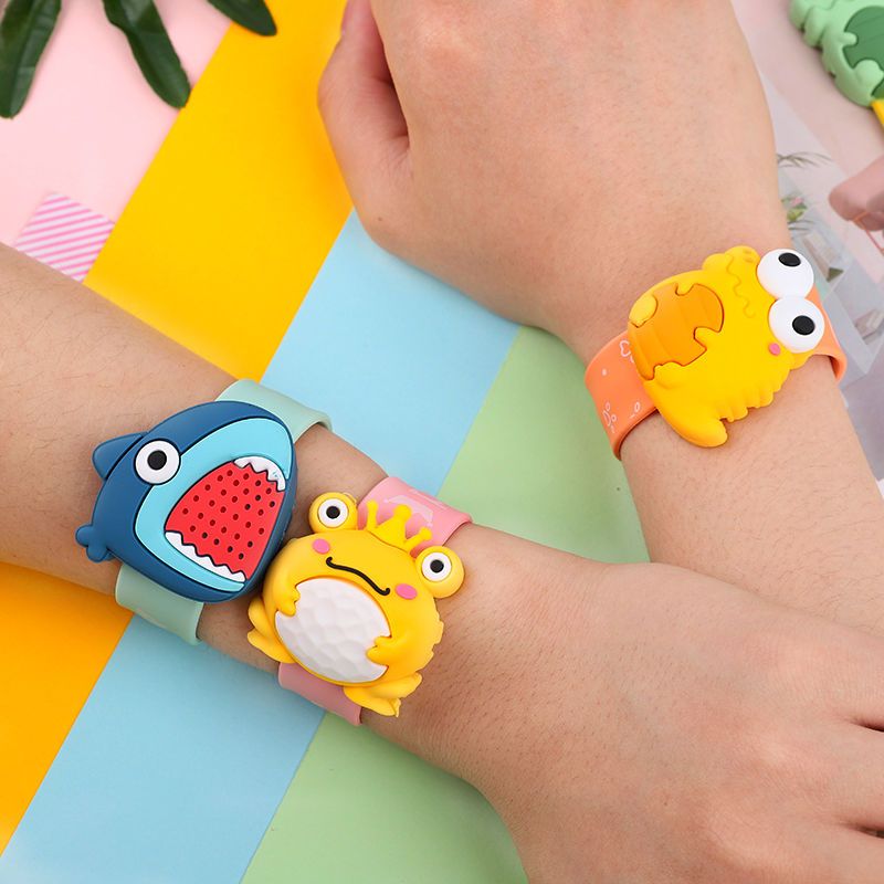 立体卡通驱蚊啪啪圈儿童独立装植物精油防蚊手表可爱少女驱蚊手环怪兽
